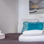 Quiet B&b, Airport Connection
