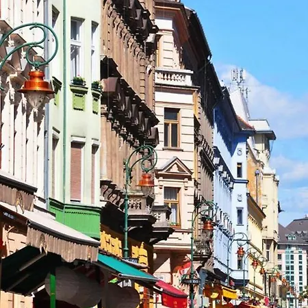 Quiet B&b, Airport Connection * Budapest