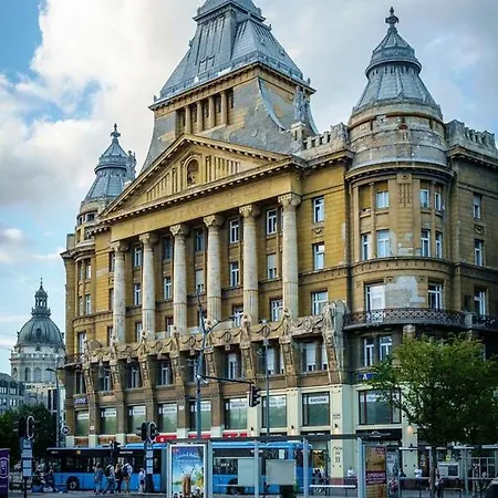 Central Quiet Studio B&b, Airport Connection Budapest