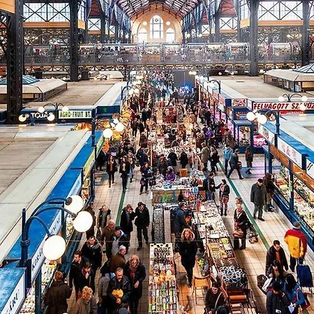 Quiet B&b, Airport Connection Апартаменты Будапешт