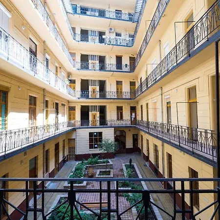 Central Quiet Studio B&b, Airport Connection Apartamento
