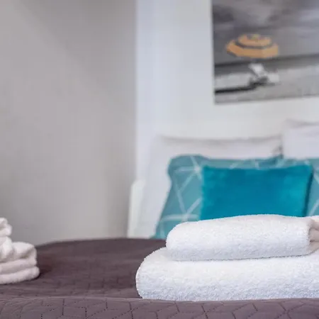 Quiet B&b, Airport Connection