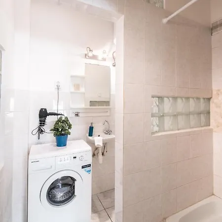 Quiet B&b, Airport Connection * Budapeşte