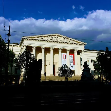 Quiet B&b, Airport Connection