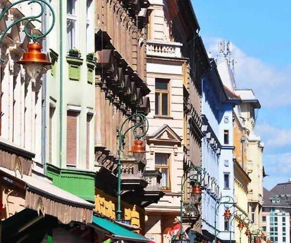 Quiet B&b, Airport Connection * Budapesta